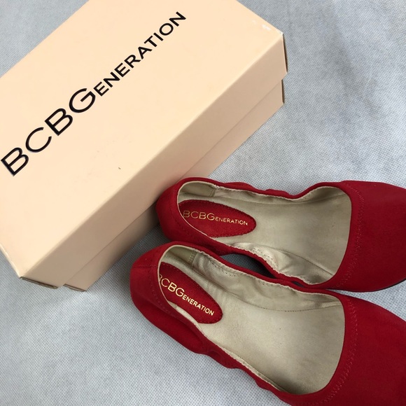 BCBGeneration Pointy Toe Flats - Picture 3 of 5